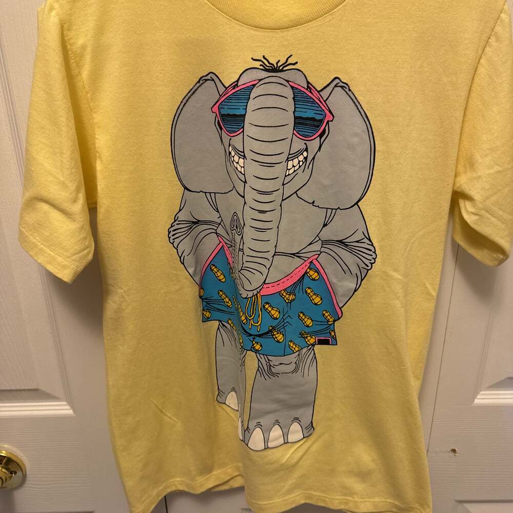 Vintage 87 Elephant T-Shirt Medium